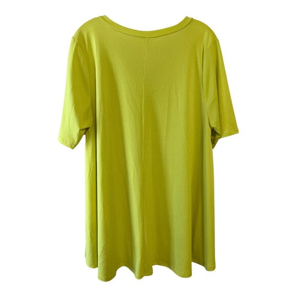 Women’s 2X Blue Floral Sharkbite Tunic & Solid Yellow V-Neck Top - Picture 7 of 8